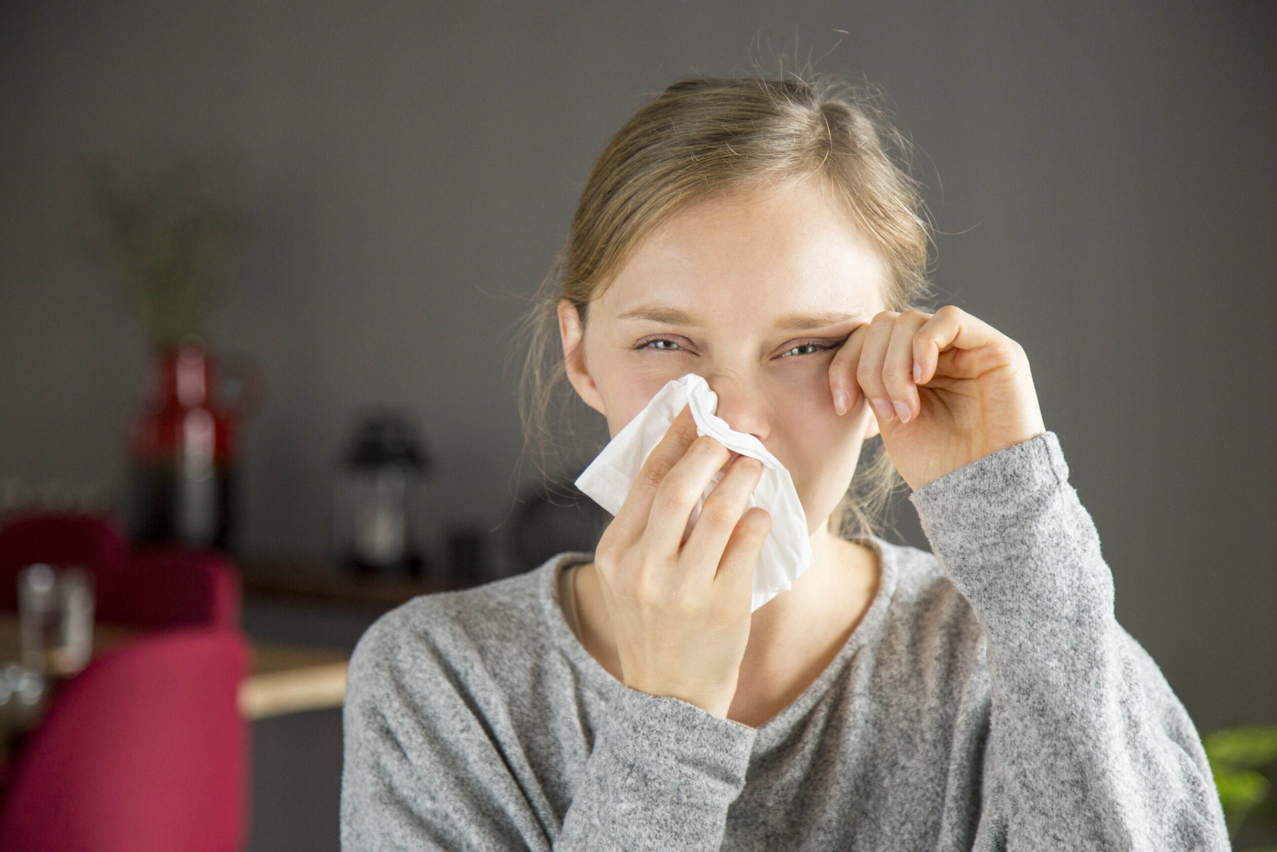 Болит нос при простуде. Аллергия из за стресса.