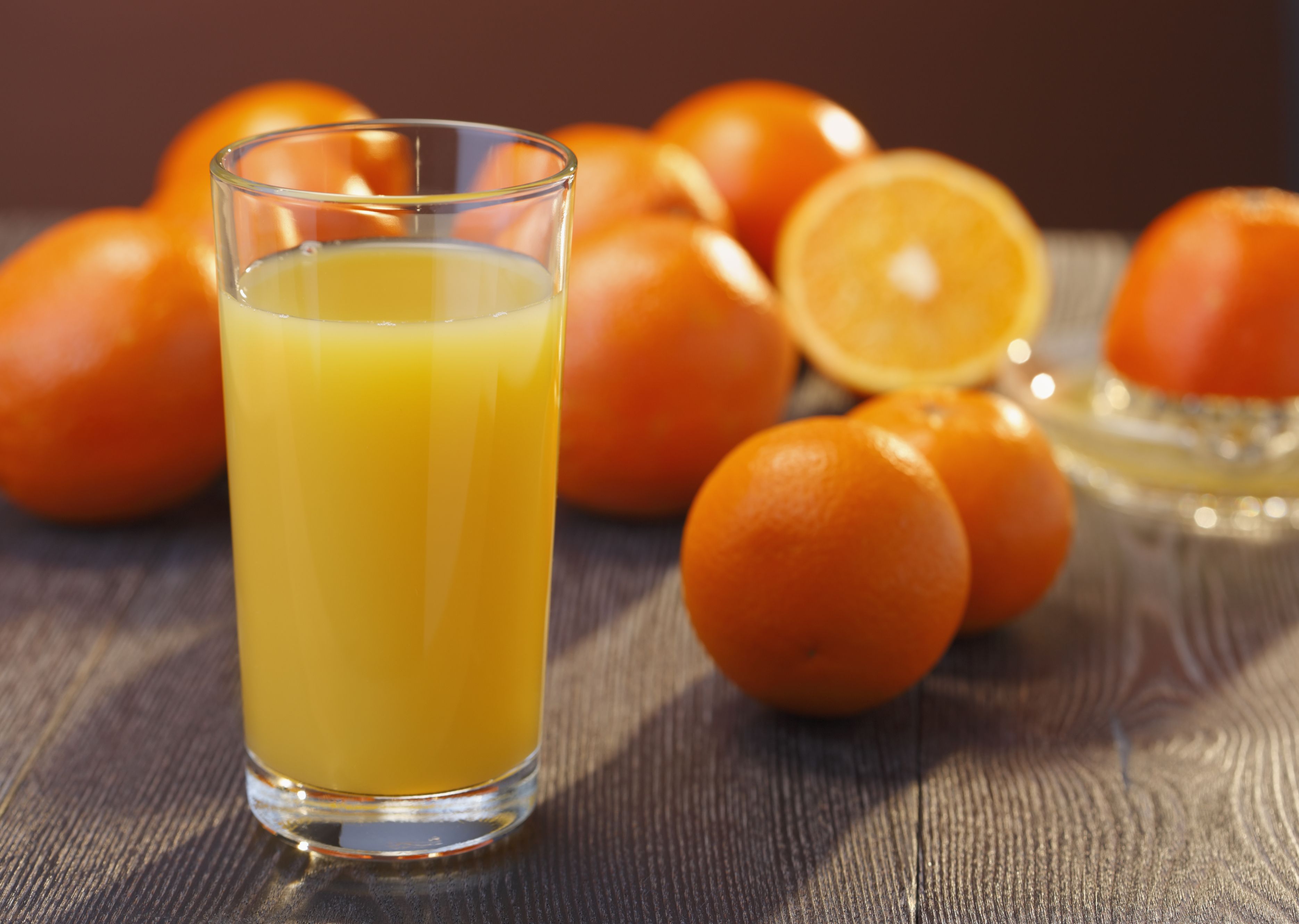 Как приготовить апельсиновый сок. Фреш апельсиновый 200 мл. Сок апельсин апельсин. Сок. Стакан апельсинового сока.