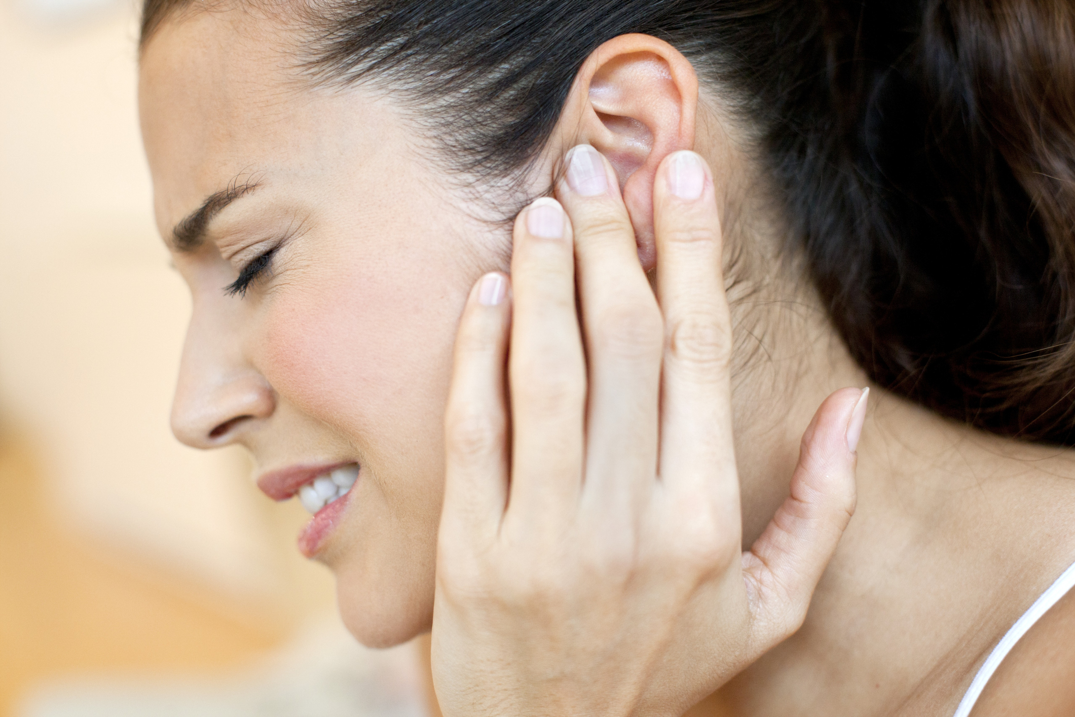 Сильная боль в области уха