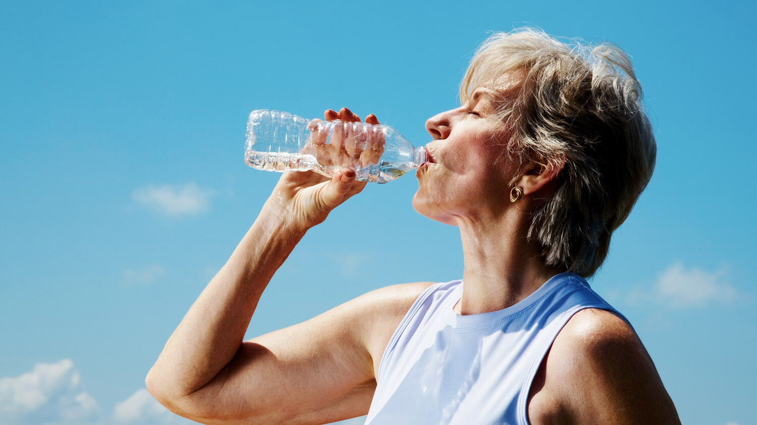 I like drinking water. Лето обезвоживание. Вода во время тренировки. Питьевая вода - крепкое здоровье.