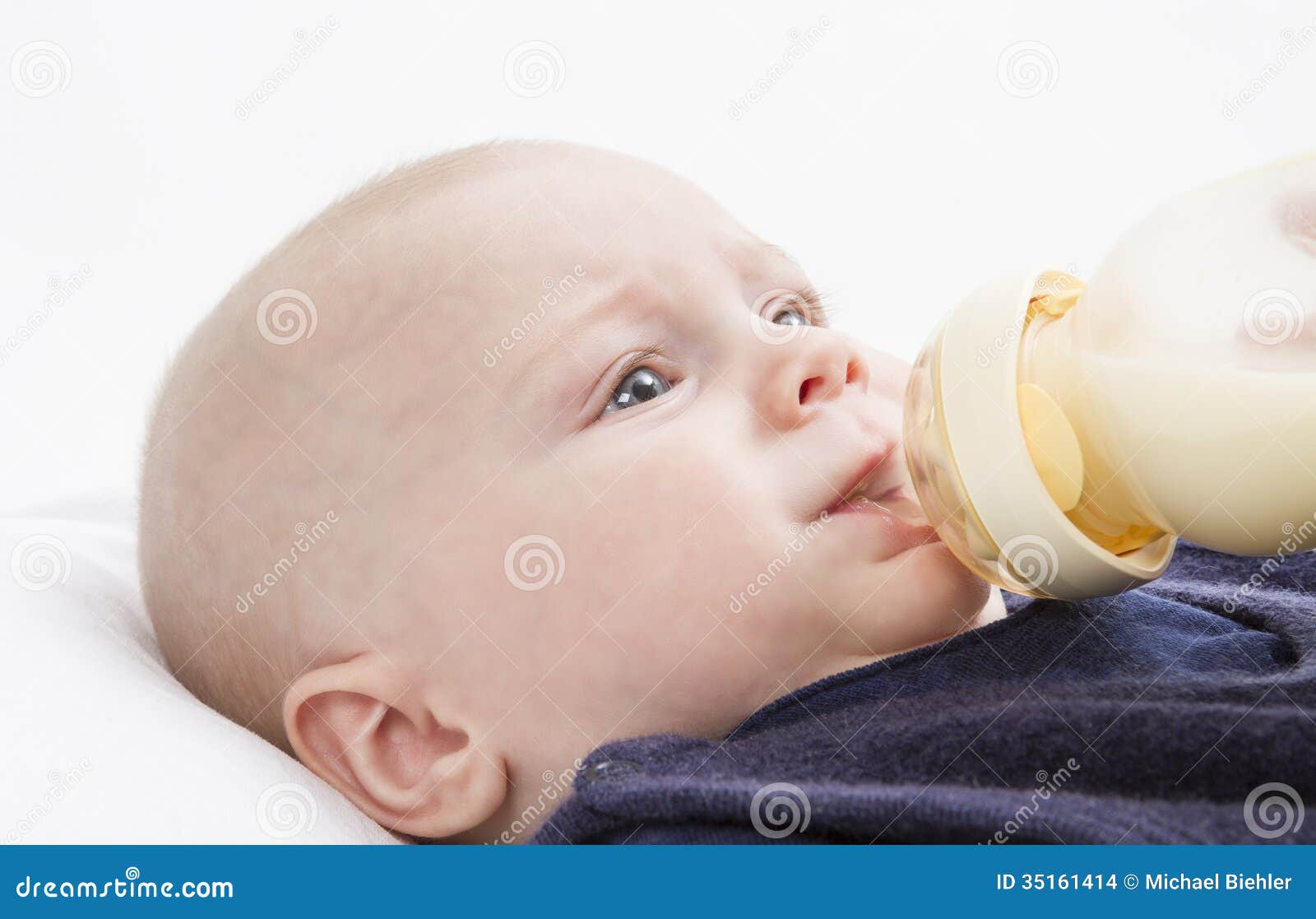 Baby spitting up chunky breast milk Spitting up in babies What’s