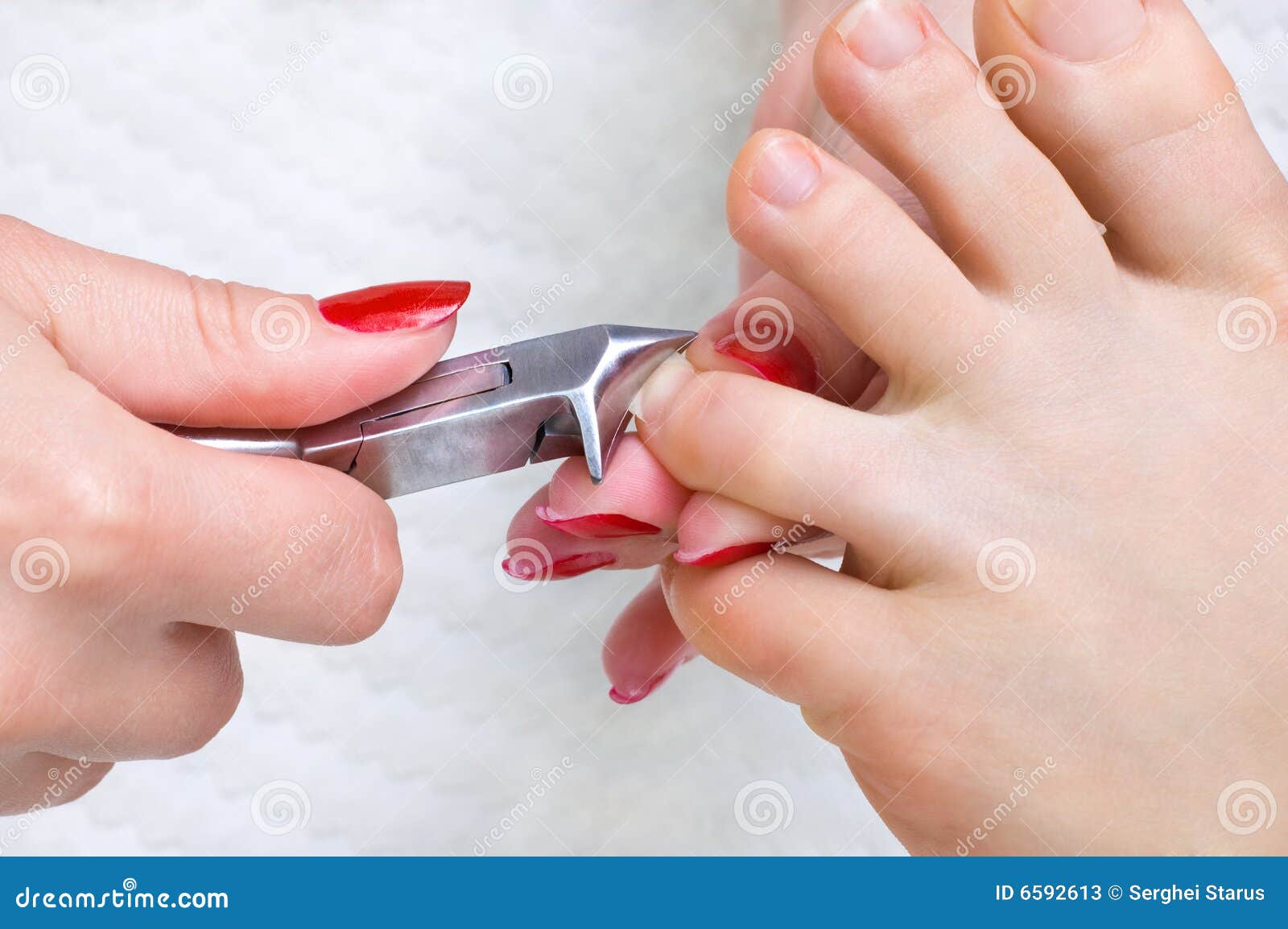 Ногтями можно резать. Обрезной маникюр. Стрижка ногтей. Правильная стрижка ногтей. Правильная стрижка ногтей на ногах.