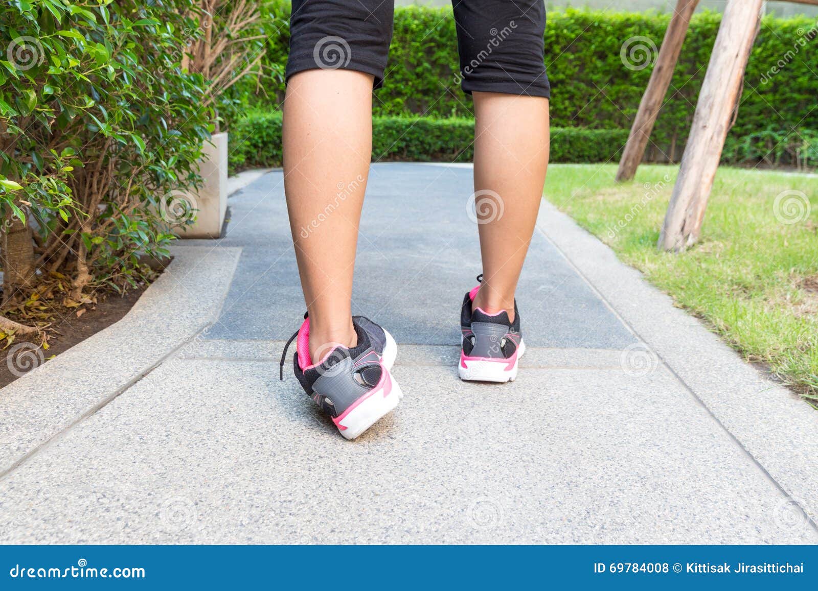 Can you break your ankle by rolling it Is My Ankle Sprained or Broken? How to Tell The Difference