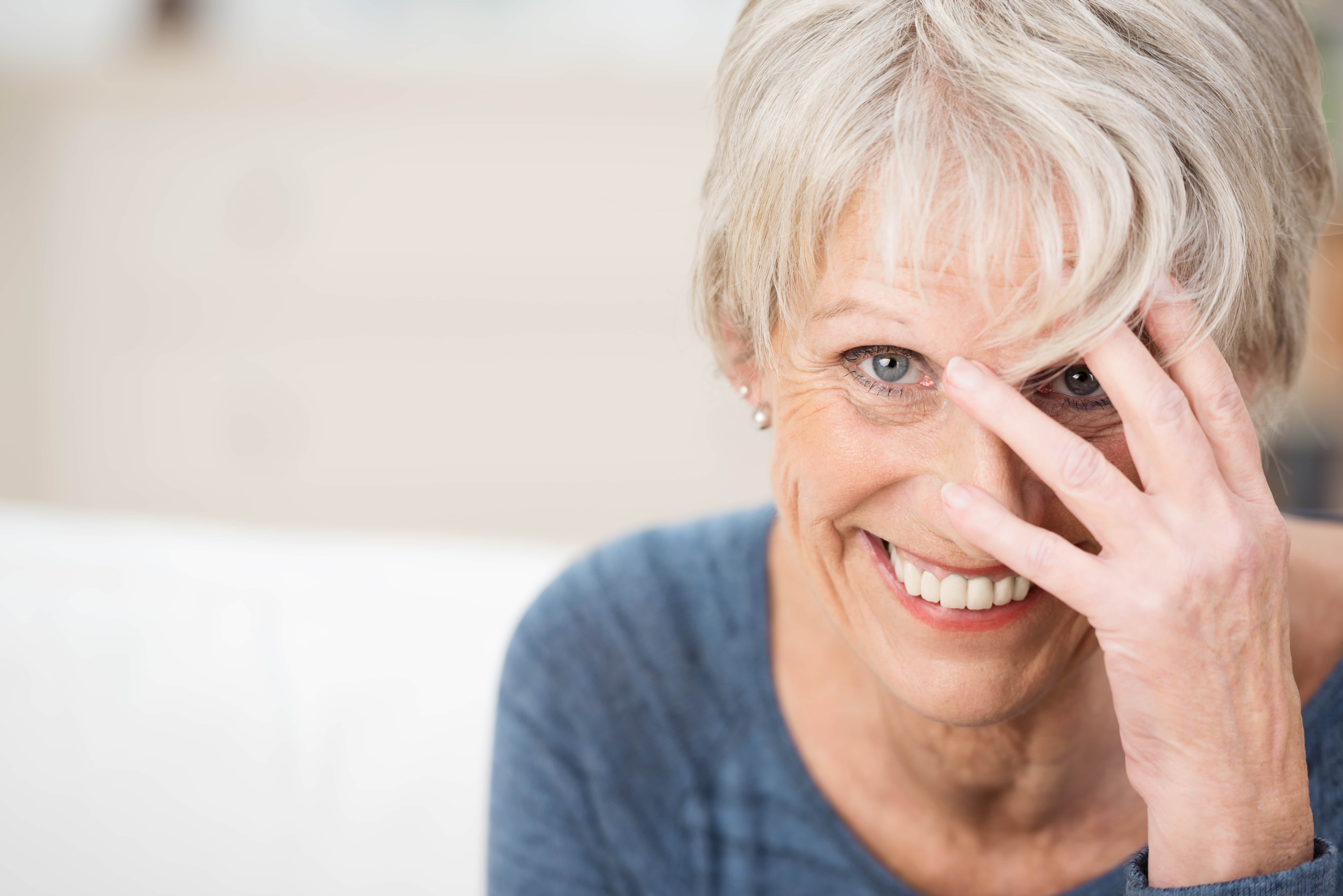 Вашим возрастом это может быть. Климактерический синдром у пожилых. Климакс картинки. Гигиена кожи женщины в климактерическом. Гигиена женщины после 60 лет.